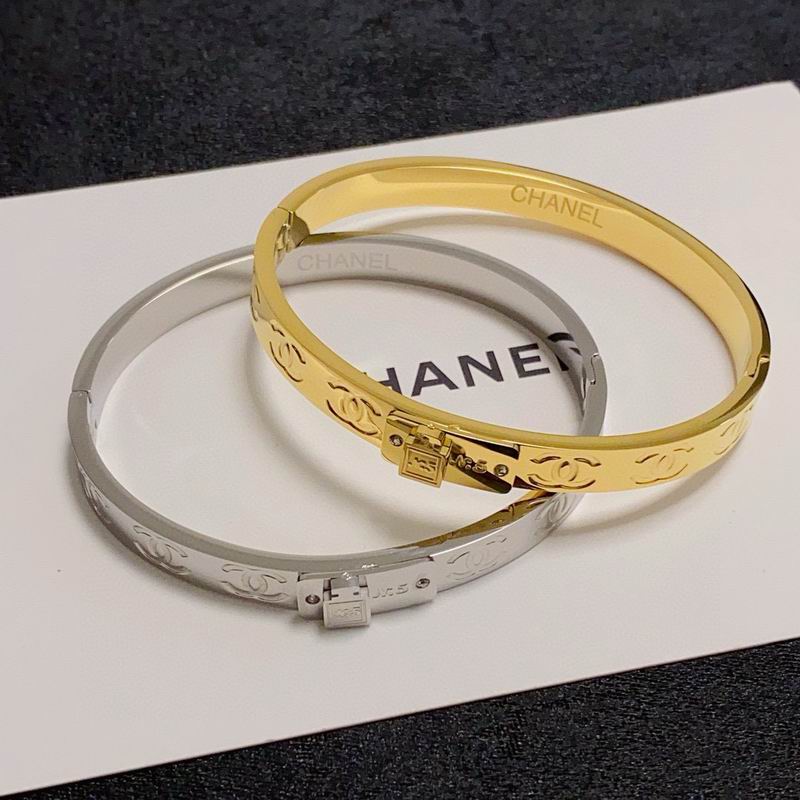 Chanel Bracelet 03yxs37